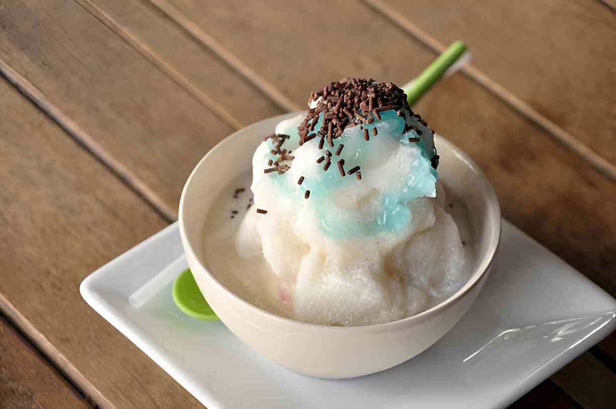Snowflake Ice Cream Recipe (Light, Creamy & Festive)